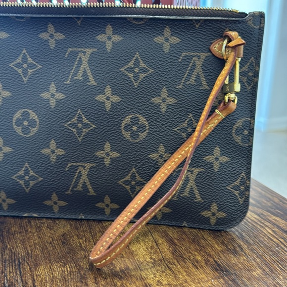 LV Monogram Neverful MM GM Pochette Pivoine | Tan Interior - Picture 2 of 16